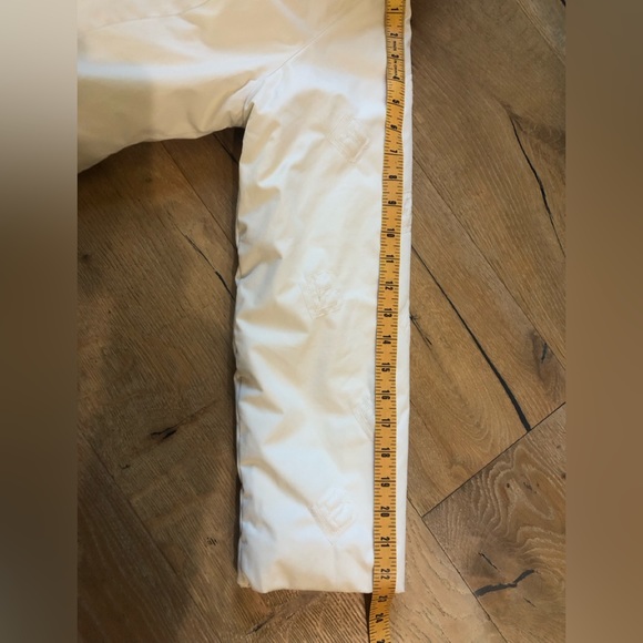 white real down puffer coat Laura Biagiotti Made in Italy size 12kids/XSP - Picture 11 of 15